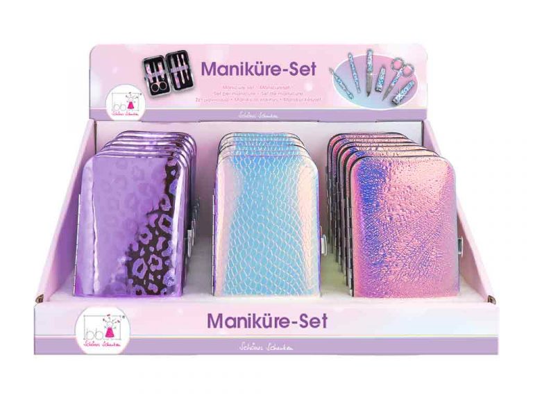 Maniküre-Sets im Display frontal